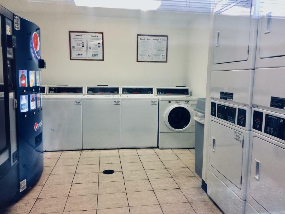 Intown Suites Extended Stay Jacksonville Fl St Johns Bluff Rd Exteriör bild